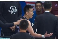 谁爆料郭艾伦视频最新版,球场风采依旧，球迷热议不已